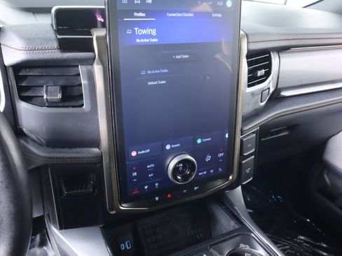 Used 2022 Ford F150 Lightning Lariat image 16