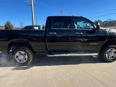 Used 2024 RAM 2500 Big Horn w/ Bed Utility Group image 7