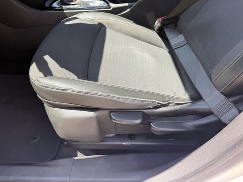 Used 2023 Buick Encore GX Preferred FWD image 28