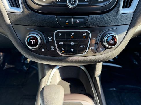 Used 2022 Chevrolet Malibu LT image 14