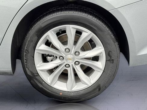 Used 2025 Chevrolet Malibu LT FWD image 7