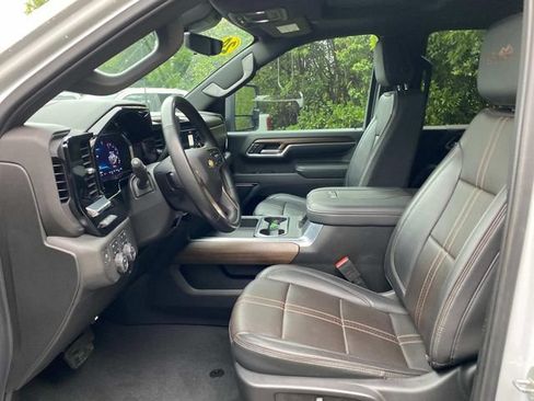Used 2024 Chevrolet Silverado 2500 High Country w/ High Country Premium Package AWD/4WD image 11