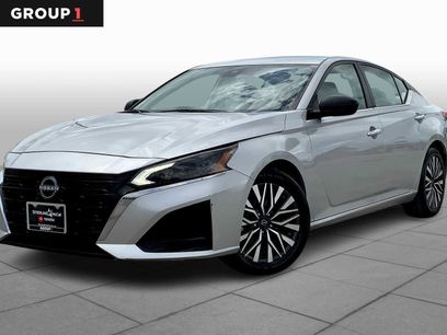 Used 2024 Nissan Altima 2.5 SV