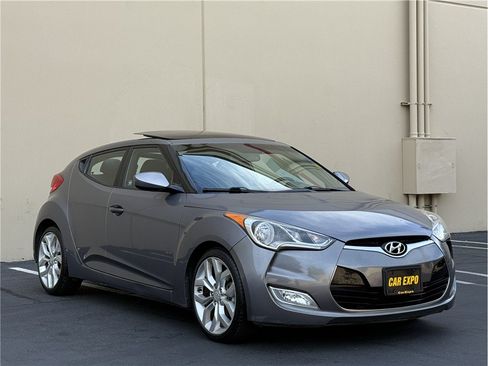 Used 2013 Hyundai Veloster w/ Style Pkg FWD image 3