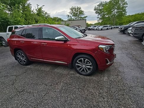 Used 2018 GMC Terrain Denali w/ Advanced Safety Package AWD/4WD image 10