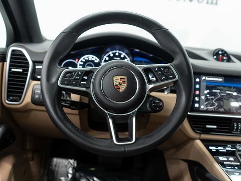 Used 2023 Porsche Cayenne Platinum Edition AWD/4WD image 19