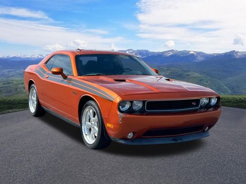 Used 2011 Dodge Challenger R/T image 7