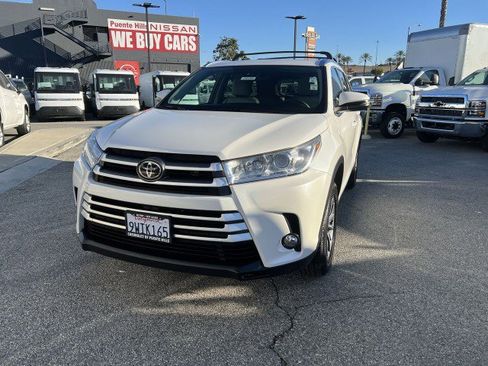 Used 2019 Toyota Highlander XLE image 1