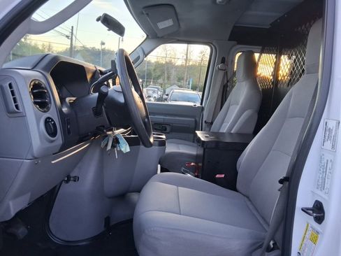 Used 2014 Ford E-150 and Econoline 150 w/ Power Group image 10