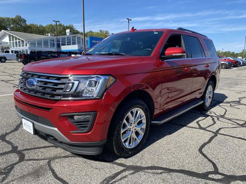 Used 2020 Ford Expedition XLT w/ Equipment Group 202A image 3
