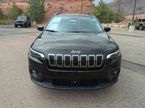Used 2022 Jeep Cherokee Latitude Lux w/ Sun & Sound Group AWD/4WD image 2
