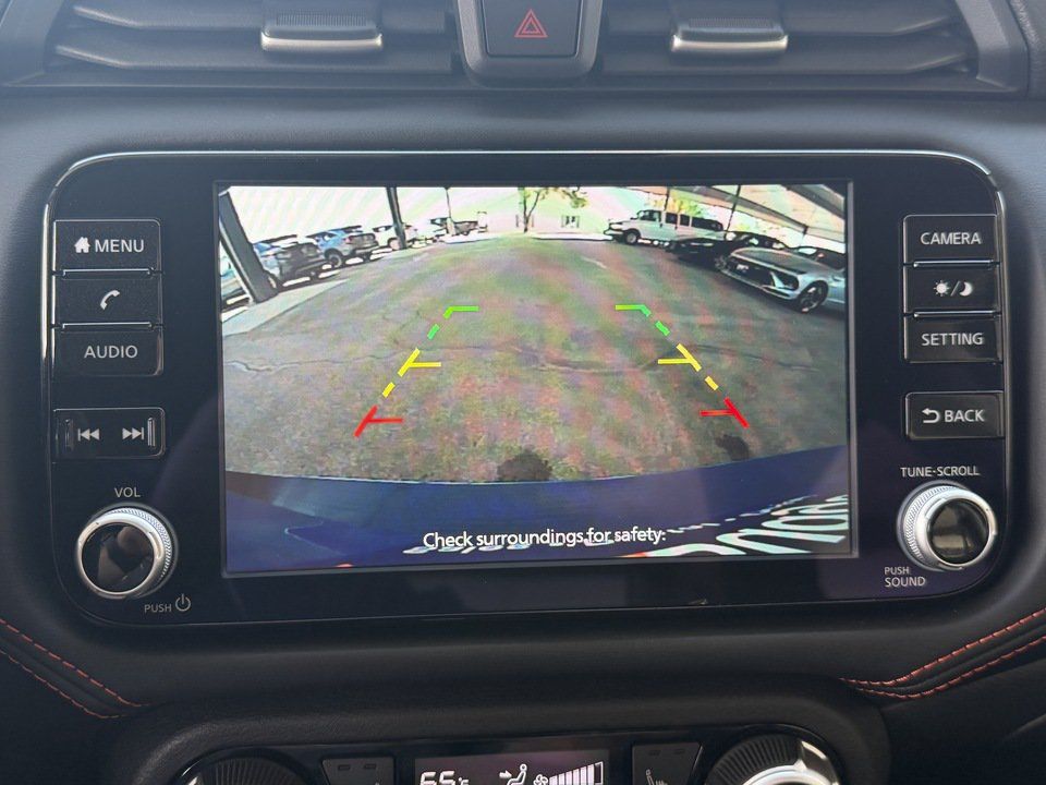 Used 2025 Nissan Versa SR FWD image 17