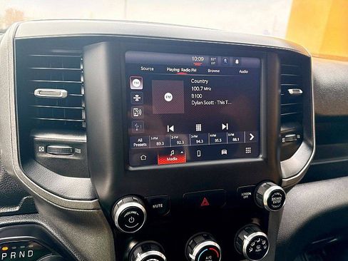 Used 2022 RAM 2500 Tradesman w/ Chrome Appearance Group image 11