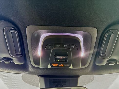 Certified 2025 Toyota Corolla SE image 18