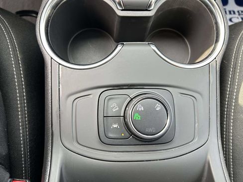 Used 2024 GMC Terrain SLE AWD/4WD image 20