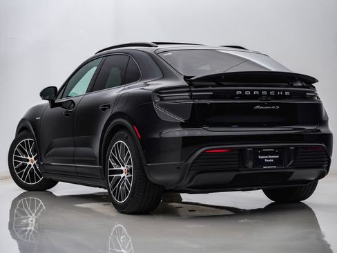 Certified 2025 Porsche Macan 4S Electric AWD/4WD image 3