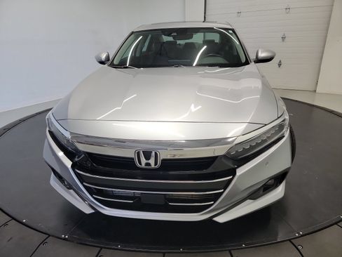 Used 2022 Honda Accord Touring image 2