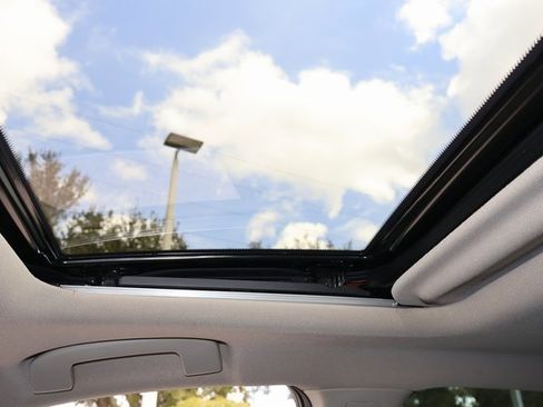 Used 2021 Nissan Altima 2.5 SR w/ SR Premium Package image 27