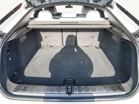 Used 2023 BMW X6 xDrive40i w/ M Sport Package image 32