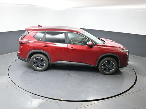 Used 2025 Nissan Rogue SV image 15
