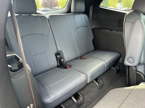 Used 2024 Buick Enclave Essence w/ Sport Touring Edition image 16