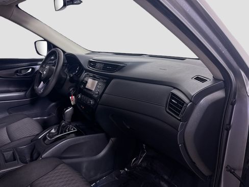 Used 2017 Nissan Rogue S FWD image 29