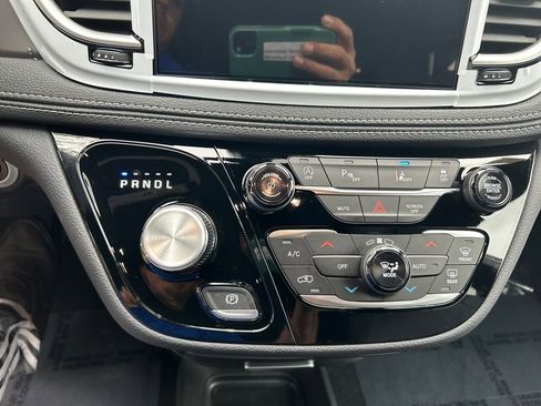 New 2026 Chrysler Pacifica Select image 17