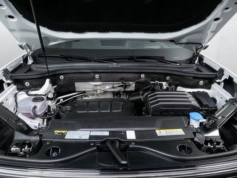 Used 2025 Volkswagen Atlas Cross Sport SEL Premium R-Line image 28