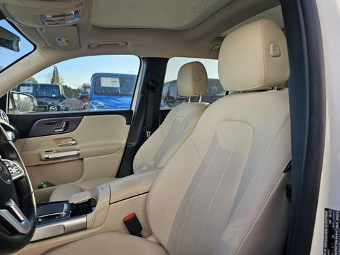 Used 2022 Mercedes-Benz GLB 250 image 6