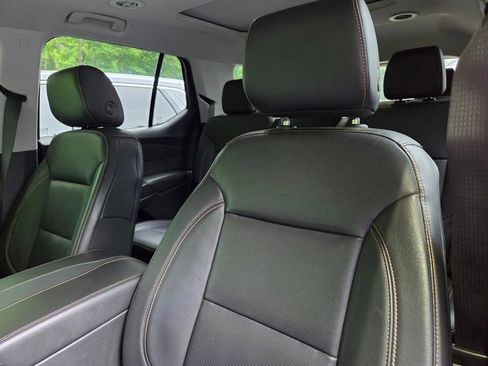 Used 2019 Chevrolet Traverse Premier w/ Driver Confidence II Package FWD image 11