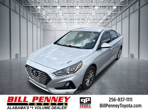 Used 2018 Hyundai Sonata SE w/ Cargo Package FWD image 1