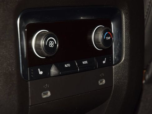 Used 2024 Chevrolet Tahoe High Country AWD/4WD image 42
