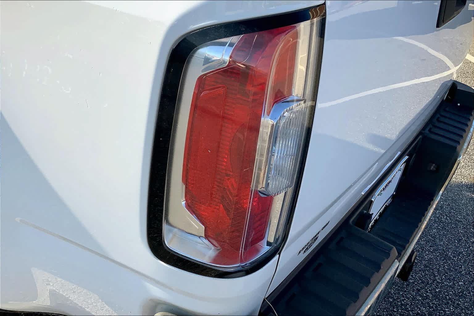 Used 2018 GMC Canyon 2WD Crew Cab image 28