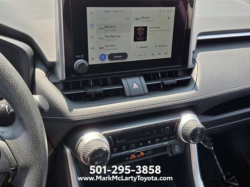 Used 2025 Toyota RAV4 XLE FWD image 17