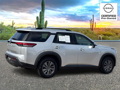 Certified 2024 Nissan Pathfinder SV image 8