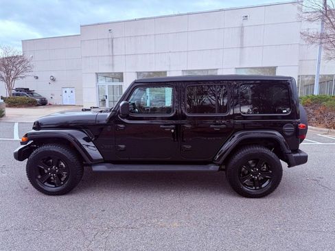 Used 2022 Jeep Wrangler Unlimited Sahara image 5