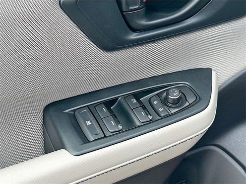 Used 2025 Subaru Forester image 17