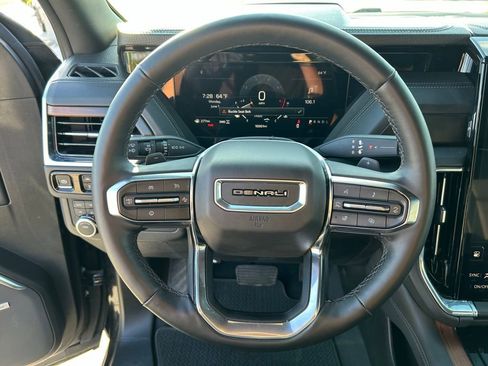 Used 2025 GMC Yukon Denali AWD/4WD image 10