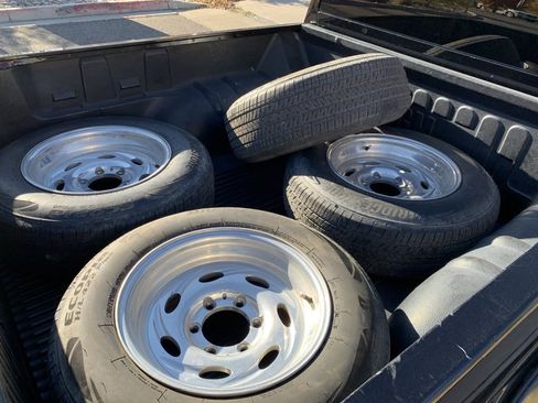 Used 2011 GMC Canyon SLE image 11