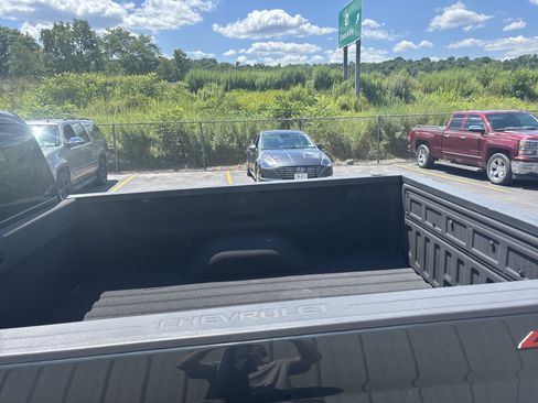 Used 2018 Chevrolet Silverado 1500 LT AWD/4WD image 16