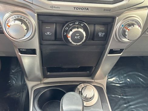 Used 2013 Toyota 4Runner SR5 w/ Convenience Pkg image 12