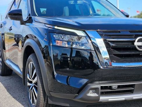 New 2025 Nissan Pathfinder Platinum w/ Cargo Package image 7