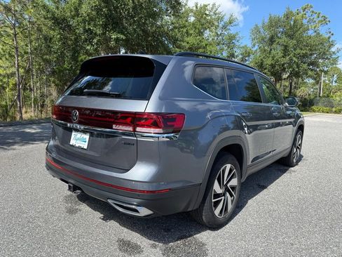 Used 2024 Volkswagen Atlas SE AWD/4WD image 9