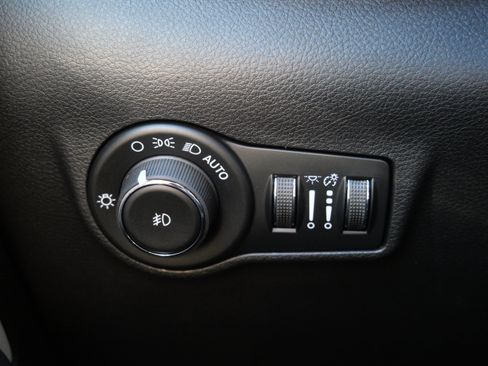 New 2026 Jeep Compass Limited w/ Sun, Sound & Navigation Group AWD/4WD image 17