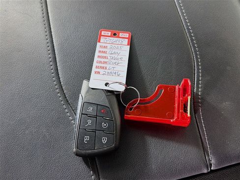 Used 2025 Chevrolet Tahoe LT image 34