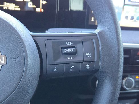 Certified 2025 Nissan Kicks SV image 21