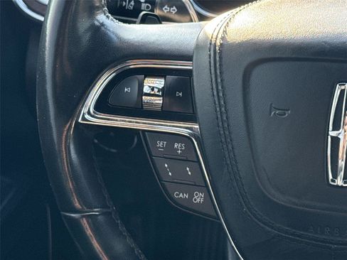 Used 2019 Lincoln Continental Select w/ Continental Climate Package AWD/4WD image 23