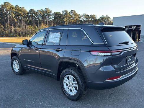 New 2025 Jeep Grand Cherokee Laredo w/ Luxury Tech Group I image 6