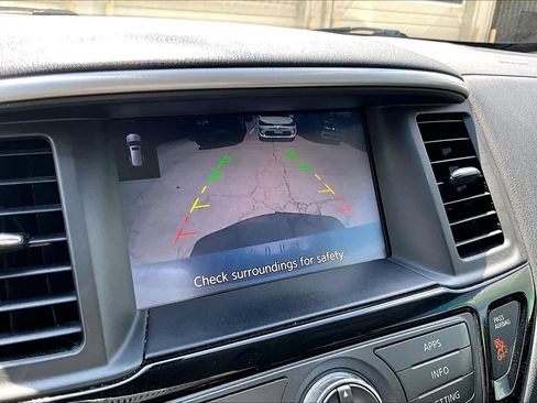 Used 2017 Nissan Pathfinder SV image 26