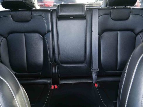 Used 2023 Jeep Grand Cherokee Limited w/ Black Appearance Package image 41